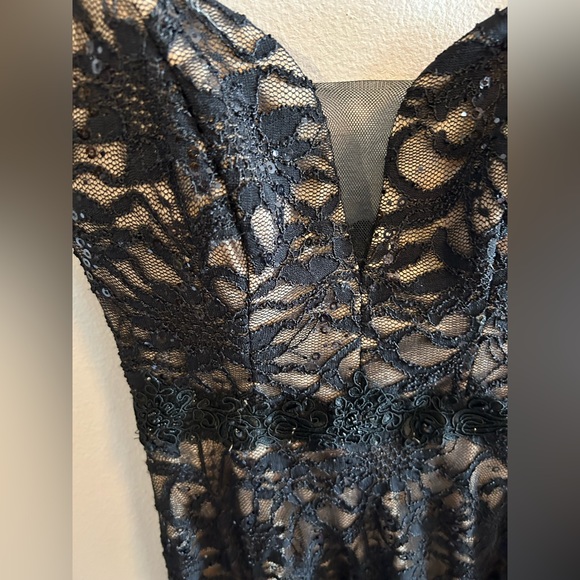 NWT black/nude lace strapless evening gown/prom dress. Perfect condition - Picture 8 of 16